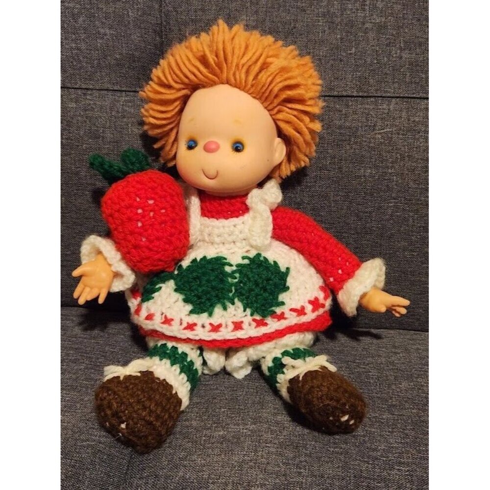 Vintage Crochet Strawberry Shortcake Doll 70s Toy Yarn Dress Rubber Plastic Face